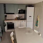 Charmante Maisonnette Avec Piscine, Proche Et Commerces à Sur - Fr-1-194-408 La Tranche-sur-Mer
