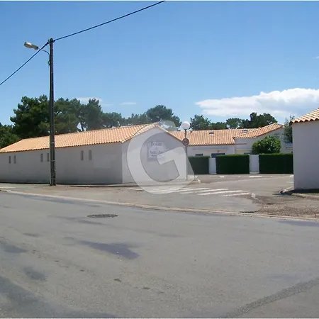 Appartement Charmante Maisonnette Avec Piscine, Proche Et Commerces à Sur - Fr-1-194-408 *